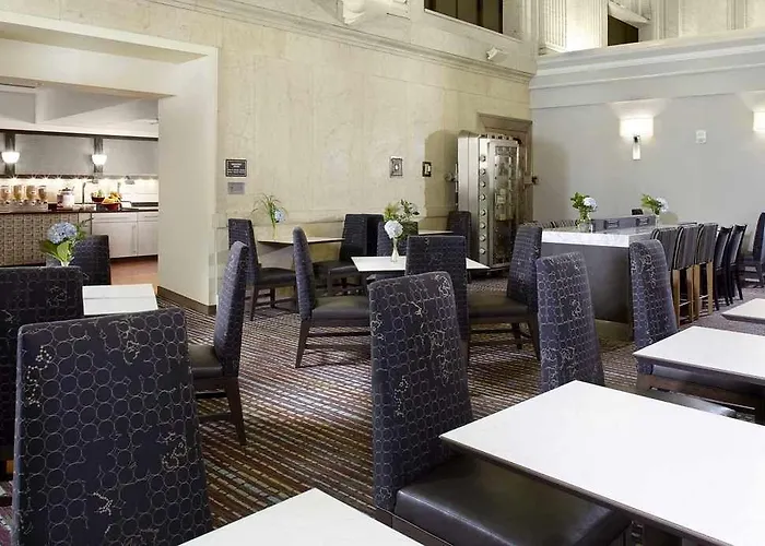 Hotel Downtown 3*