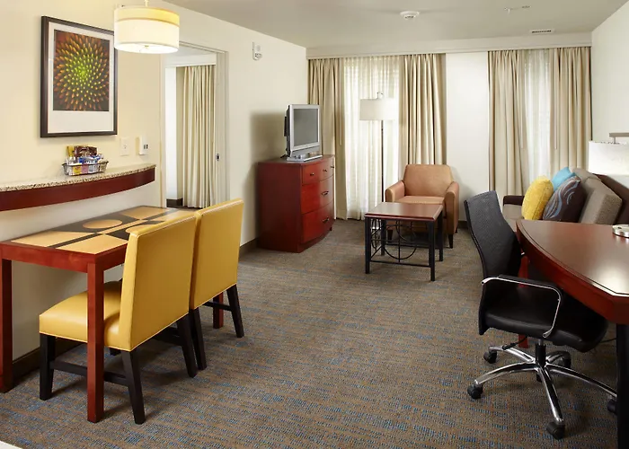 Downtown 3*