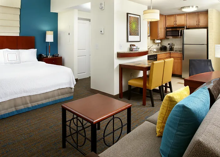Downtown Hotel 3*