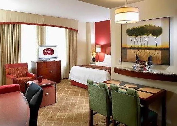 Hotel Downtown 3*