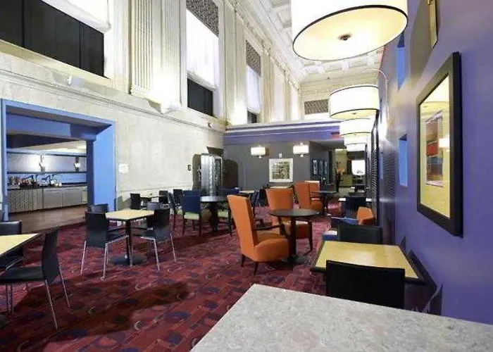 Hotel Downtown 3*